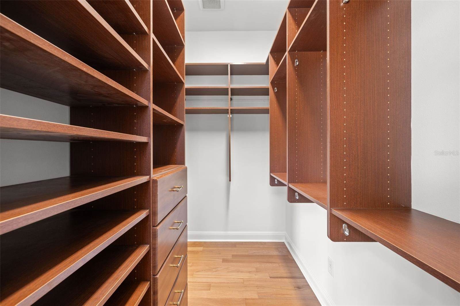 7240 Dr Martin Luther King Jr Street South, Saint Petersburg, FL 33705