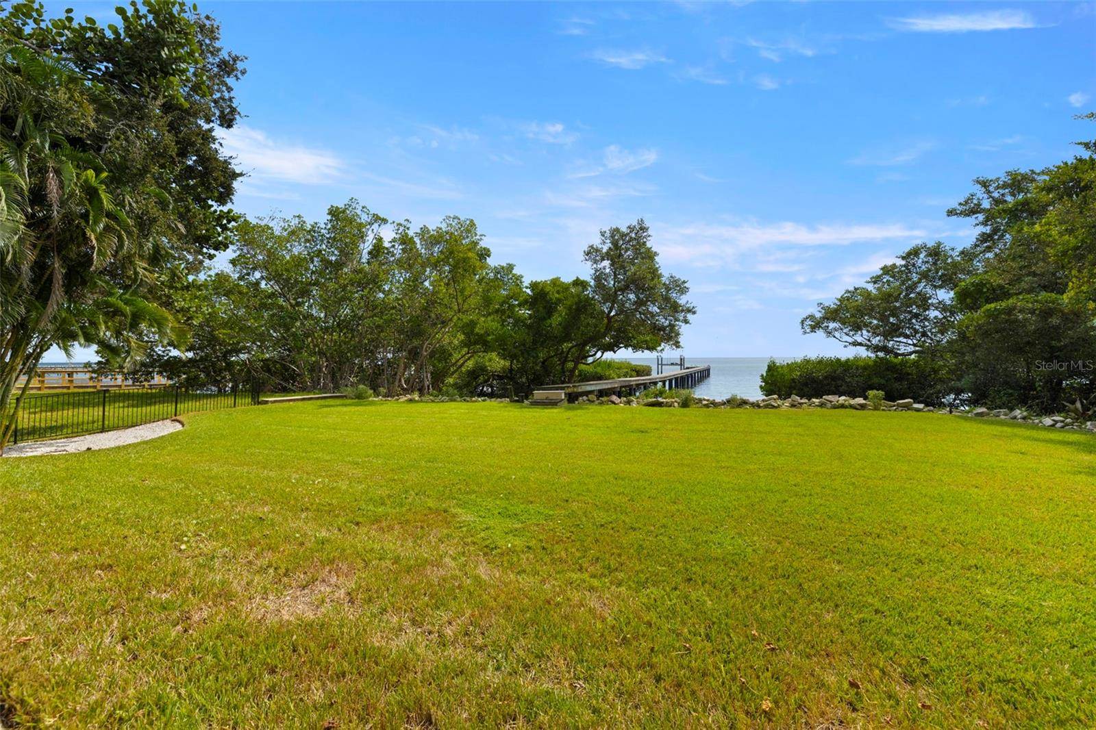 7240 Dr Martin Luther King Jr Street South, Saint Petersburg, FL 33705