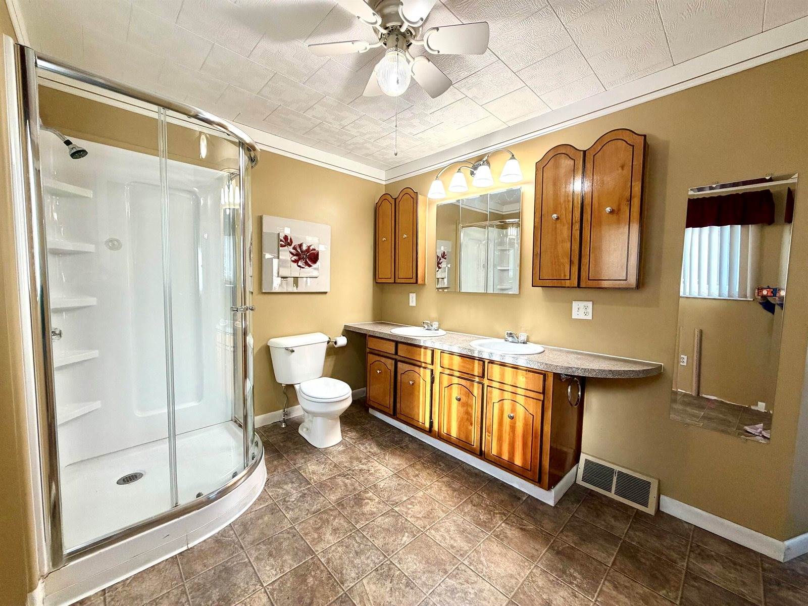 543 East Main Street, Madawaska, ME 04756