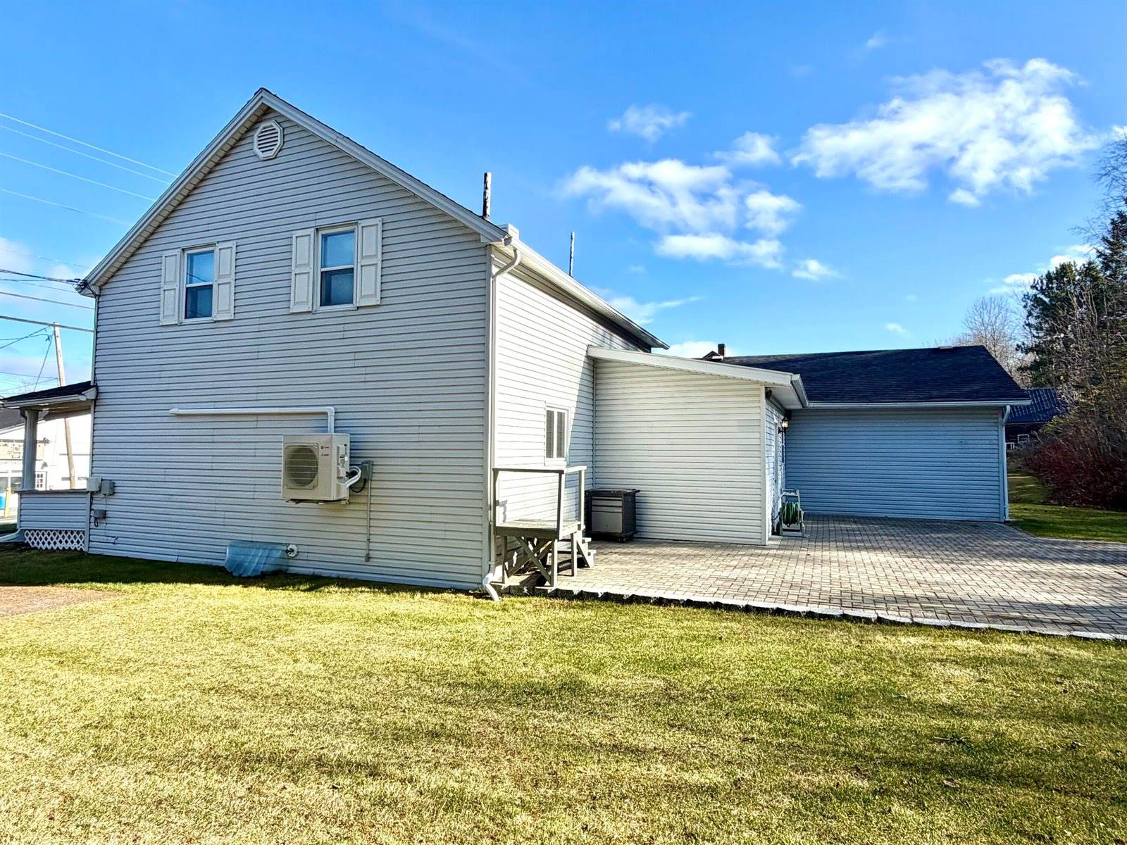 543 East Main Street, Madawaska, ME 04756