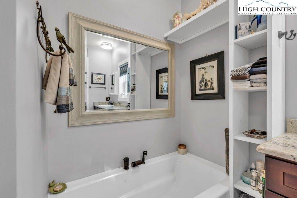 301 Crossmor Drive, Todd, NC 28684