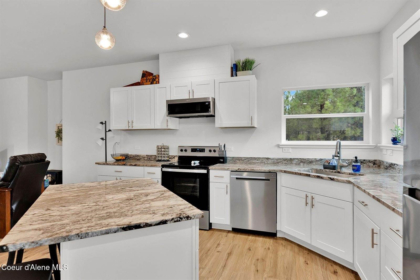 99 James Wy Rd, Oldtown, ID 83822