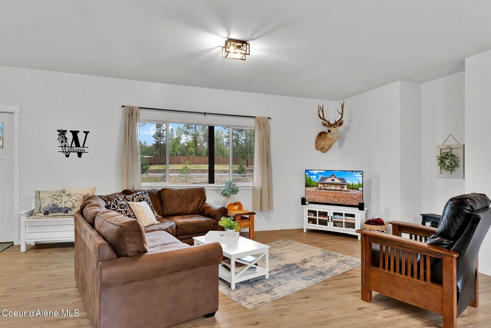 99 James Wy Rd, Oldtown, ID 83822