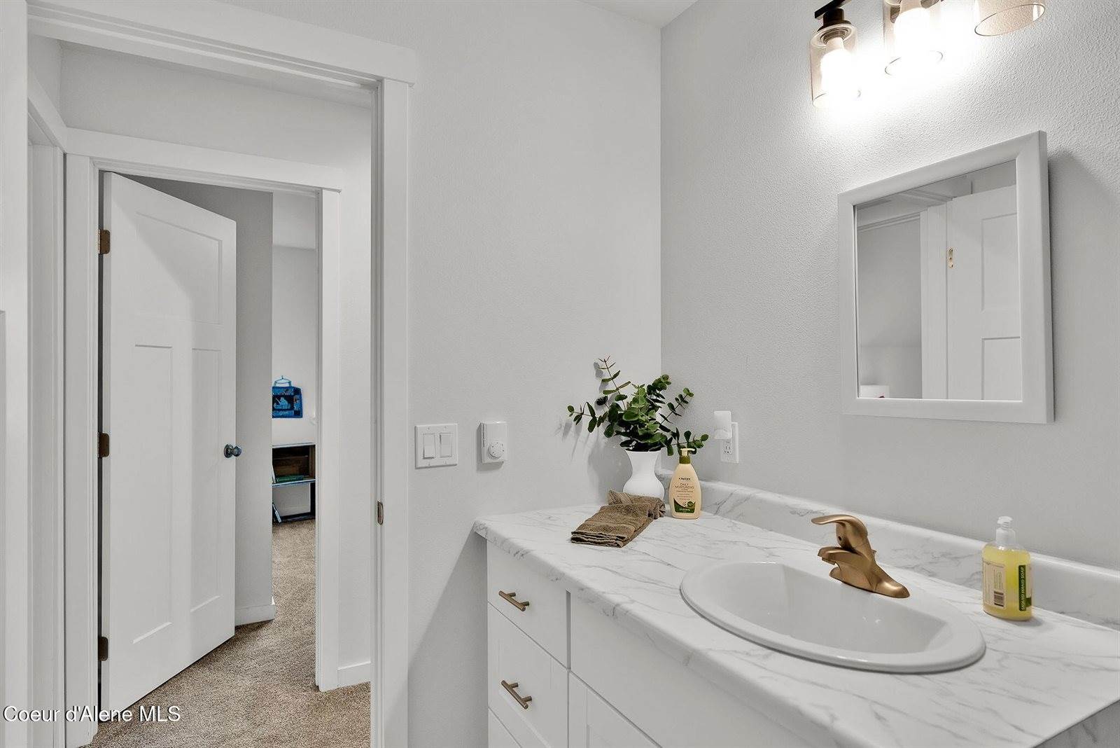 99 James Wy Rd, Oldtown, ID 83822