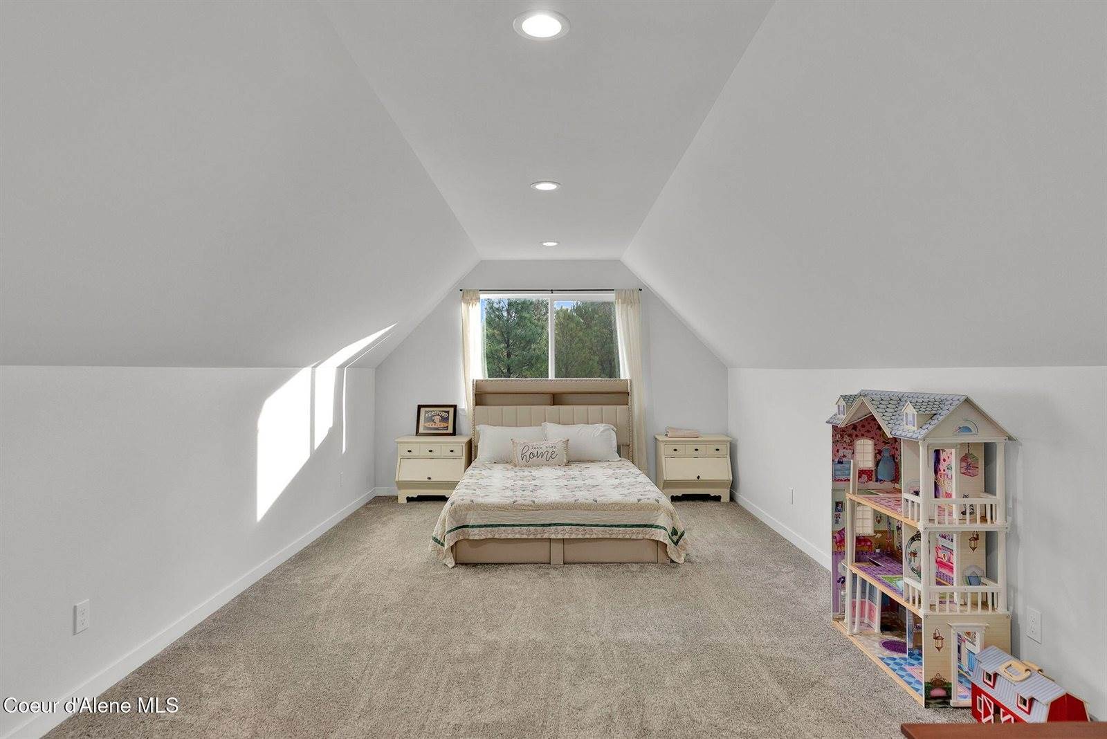 99 James Wy Rd, Oldtown, ID 83822