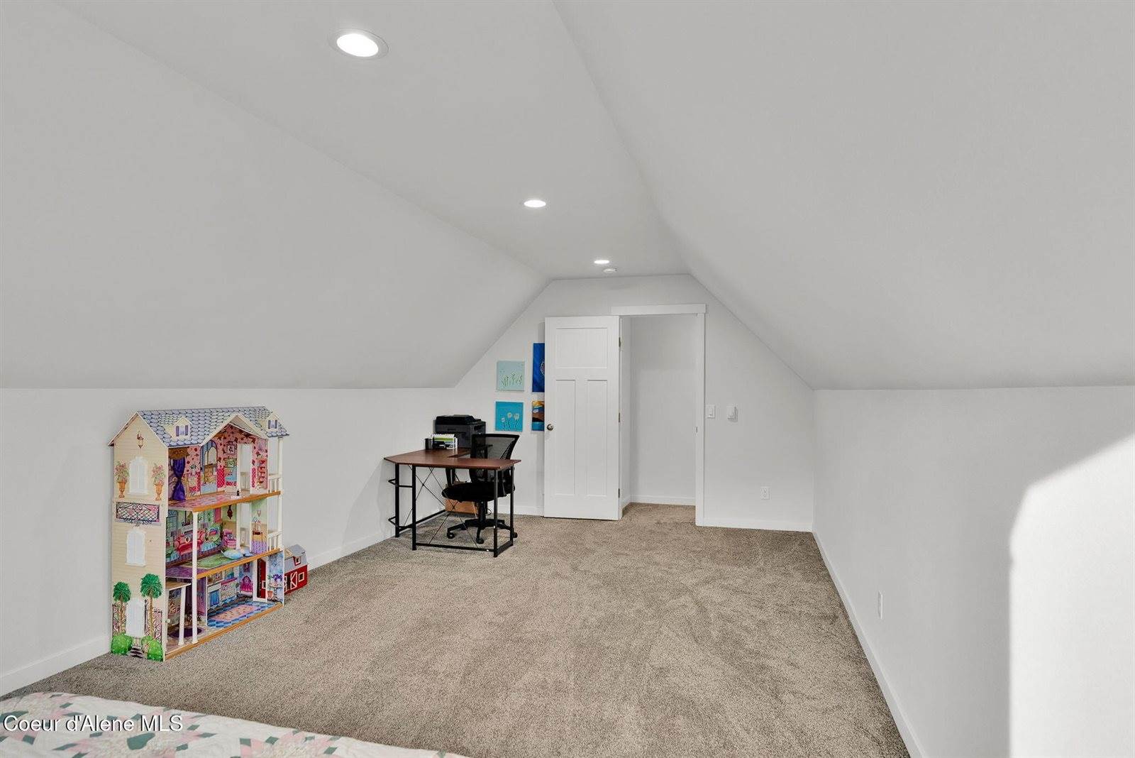 99 James Wy Rd, Oldtown, ID 83822