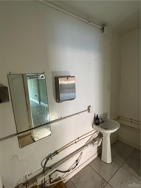 136 North Texas Avenue, Mercedes, TX 78570