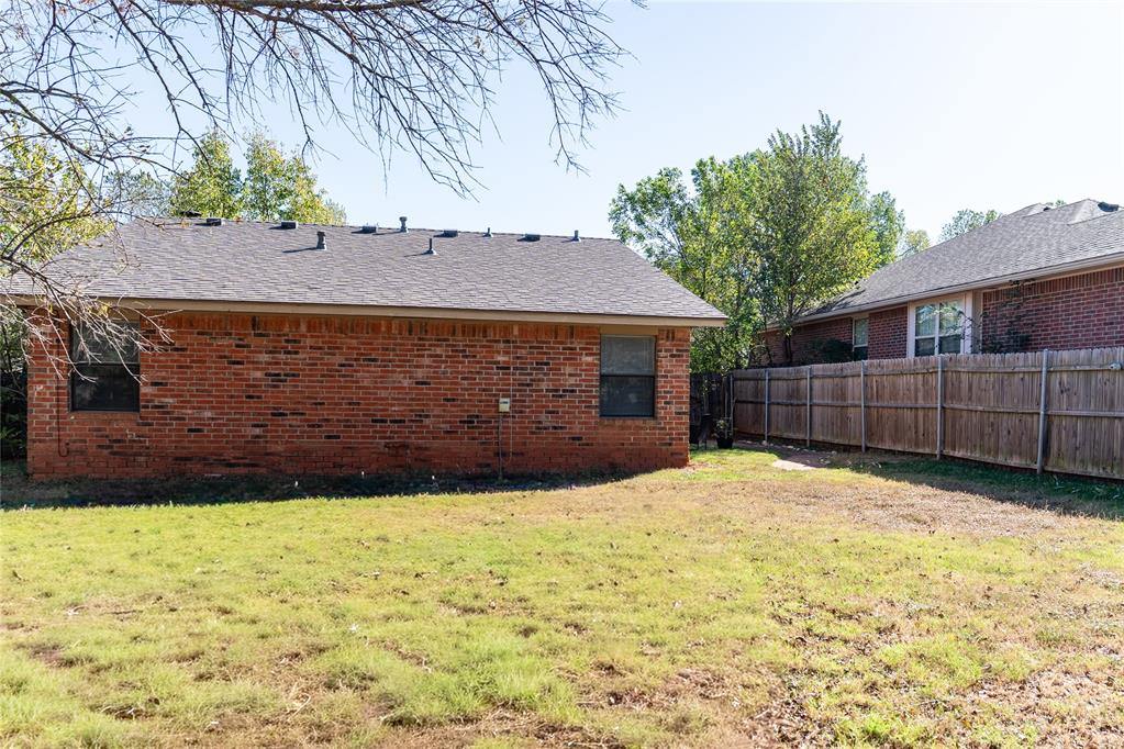 208 Stonewood Drive, Noble, OK 73068