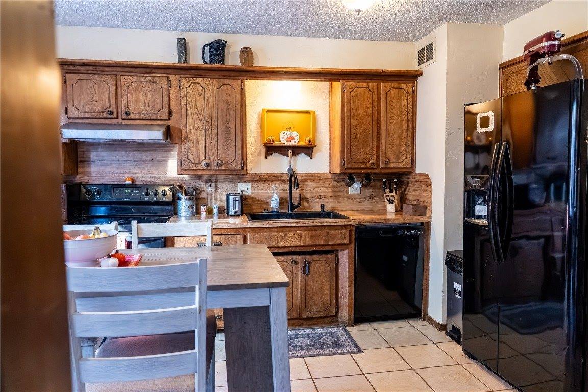 208 Stonewood Drive, Noble, OK 73068