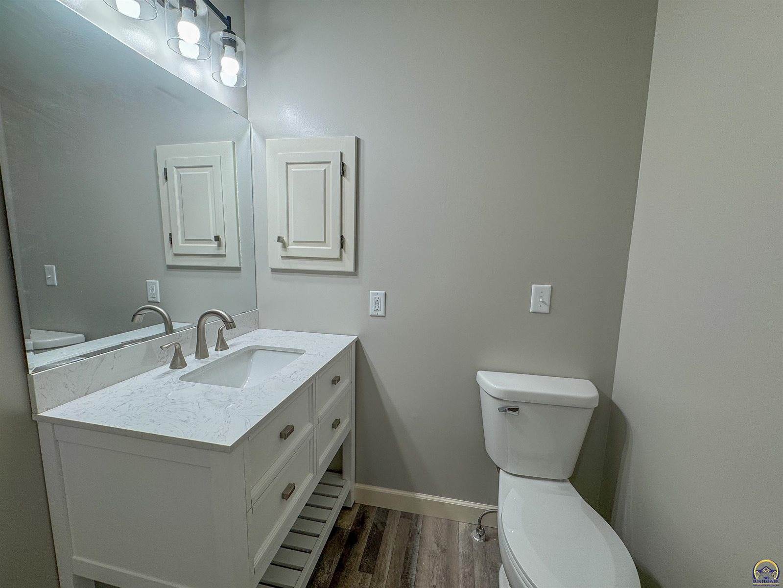 5725 SW Quail Cove CIR, Topeka, KS 66614