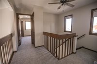 5725 SW Quail Cove CIR, Topeka, KS 66614