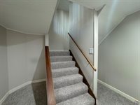 5725 SW Quail Cove CIR, Topeka, KS 66614