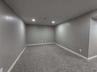 5725 SW Quail Cove CIR, Topeka, KS 66614