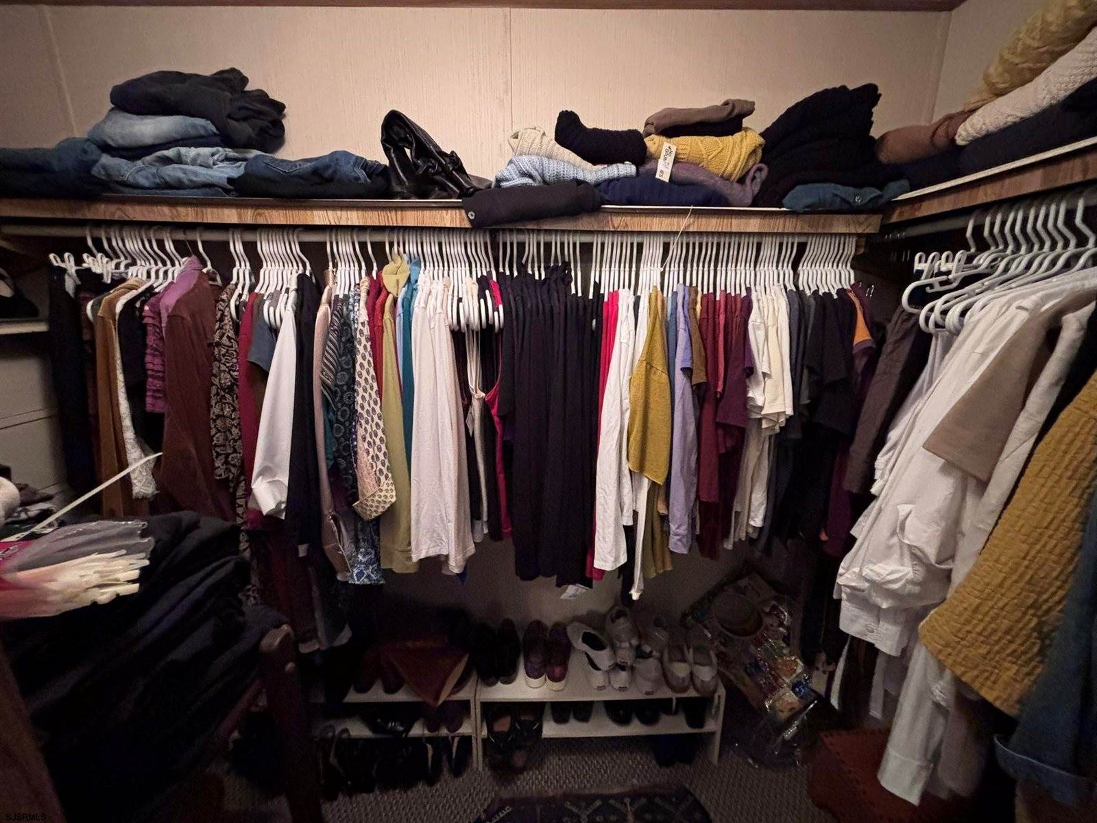 19 Club House Dr, Egg Harbor City, NJ 08215