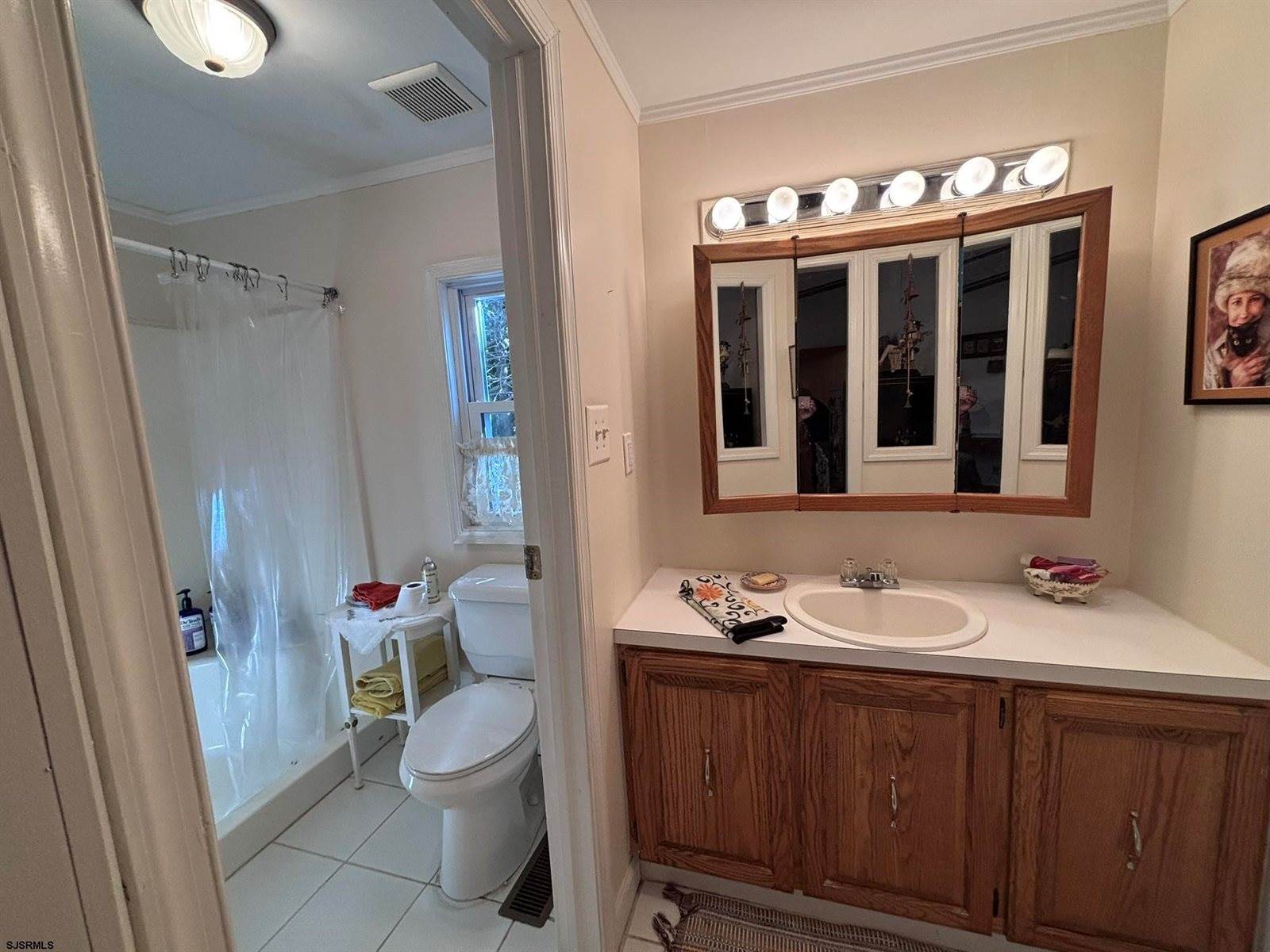 19 Club House Dr, Egg Harbor City, NJ 08215