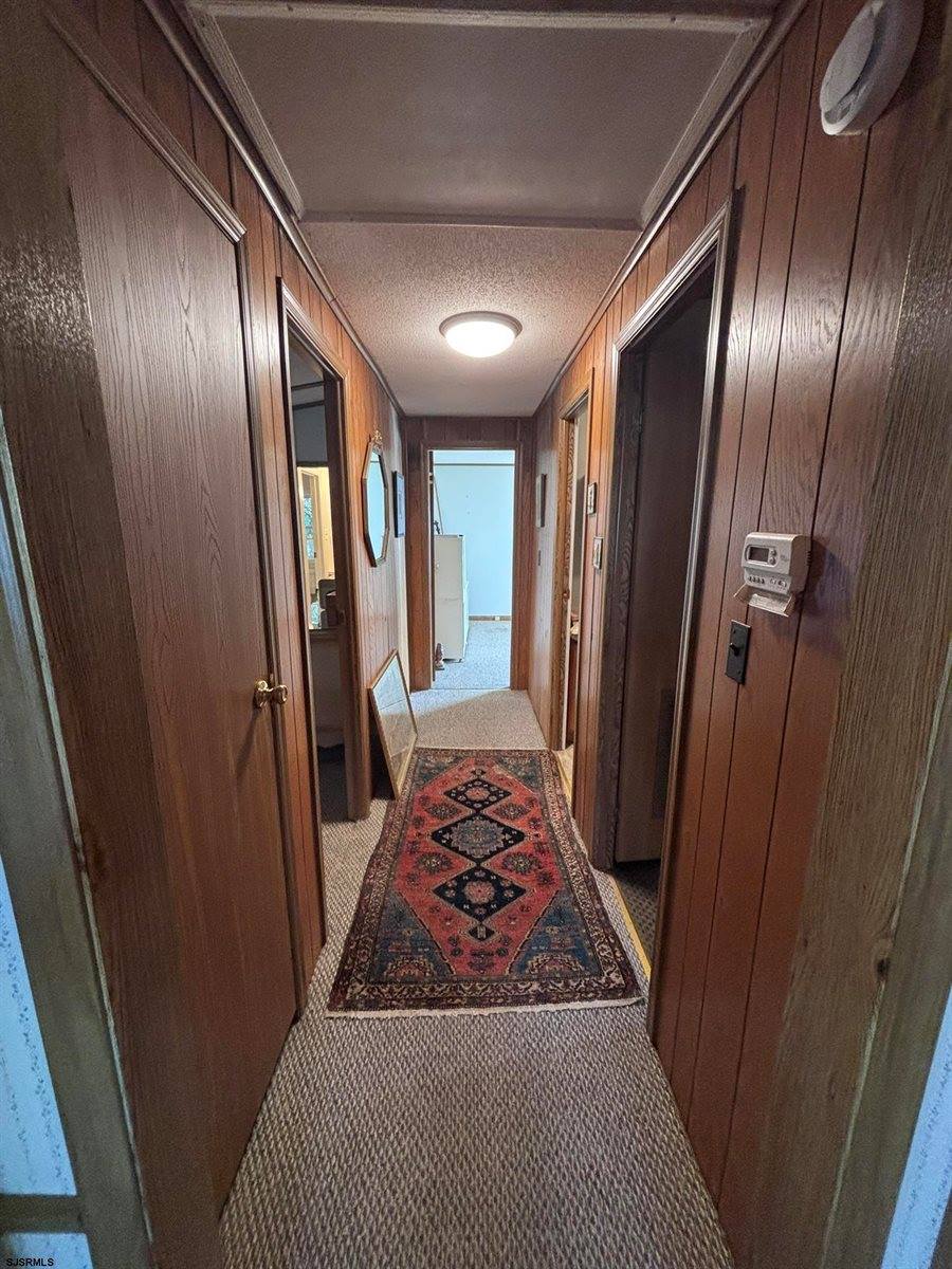 19 Club House Dr, Egg Harbor City, NJ 08215