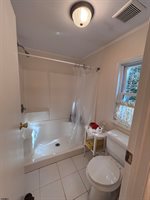 19 Club House Dr, Egg Harbor City, NJ 08215