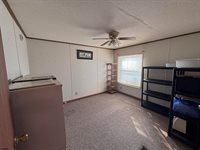 19 Club House Dr, Egg Harbor City, NJ 08215