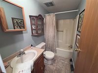 19 Club House Dr, Egg Harbor City, NJ 08215