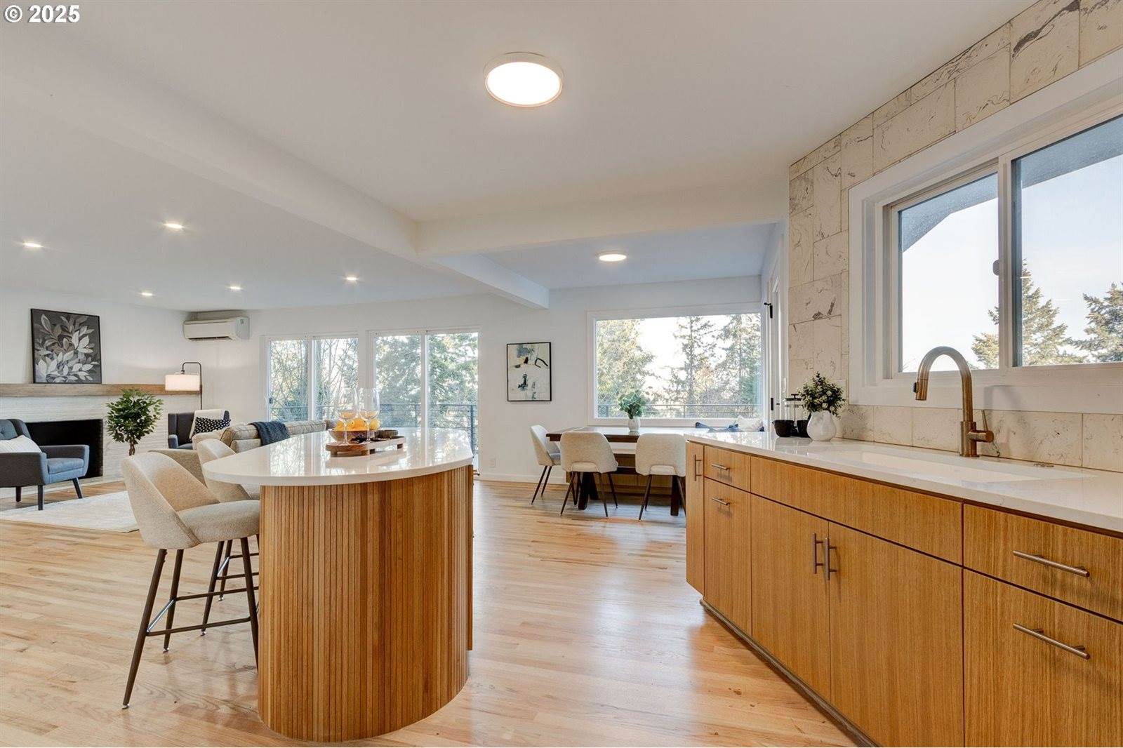 2041 Marylhurst Dr, West Linn, OR 97068