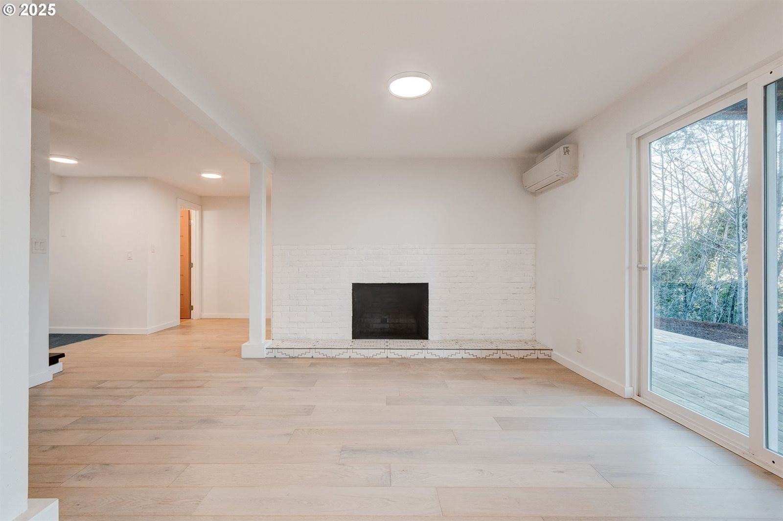 2041 Marylhurst Dr, West Linn, OR 97068