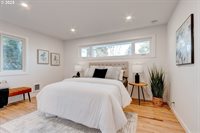 2041 Marylhurst Dr, West Linn, OR 97068