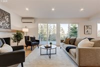 2041 Marylhurst Dr, West Linn, OR 97068