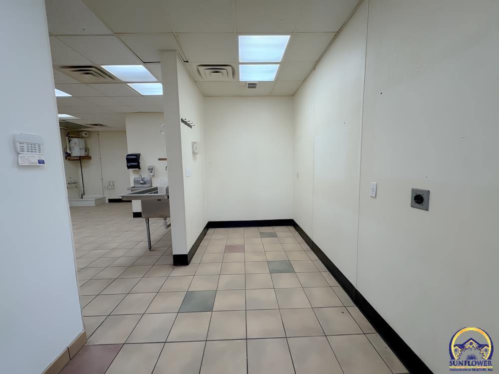 5916 SW Topeka BLVD, Topeka, KS 66619