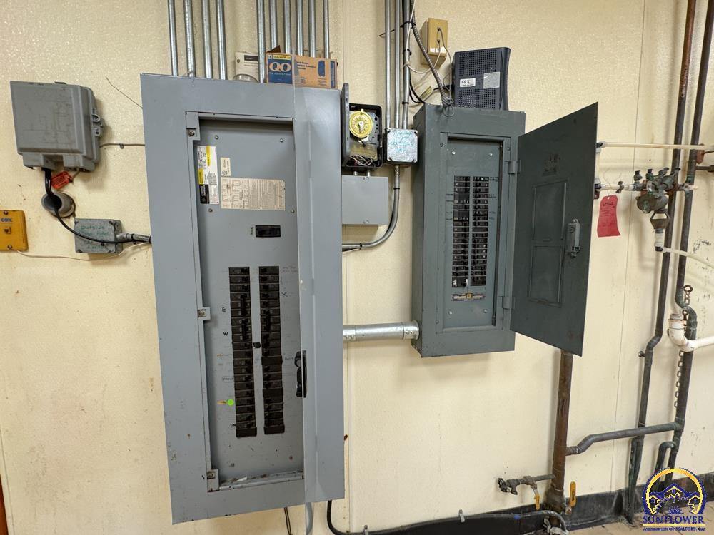 5916 SW Topeka BLVD, Topeka, KS 66619