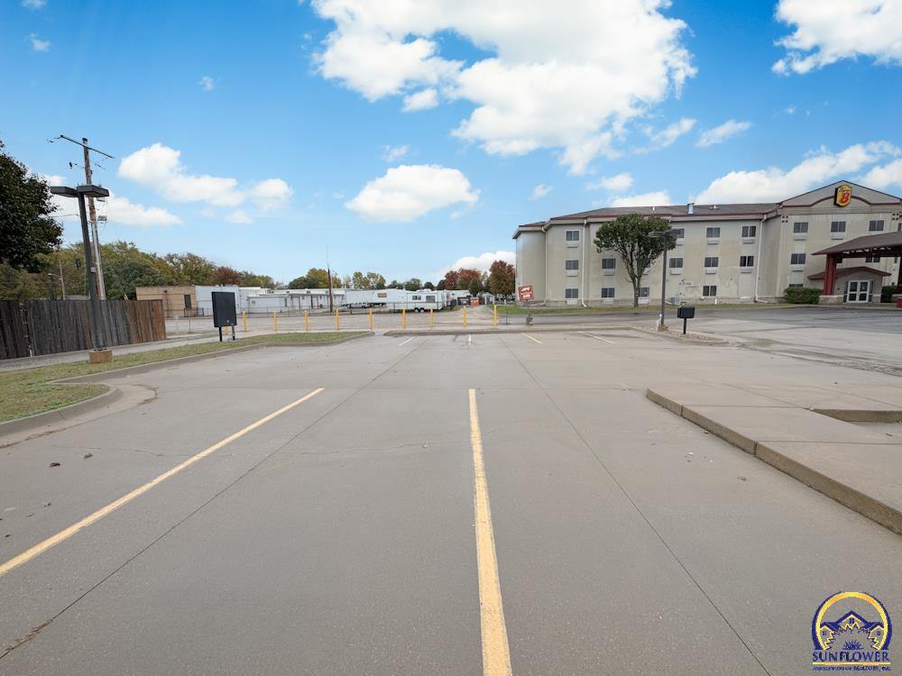 5916 SW Topeka BLVD, Topeka, KS 66619