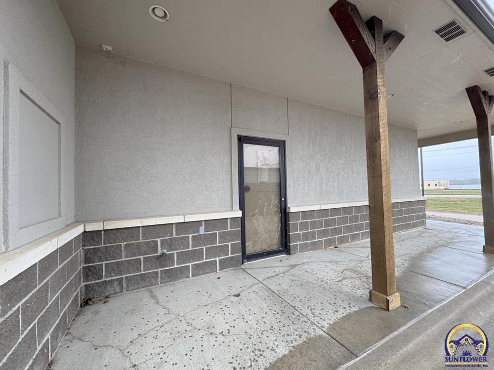 5916 SW Topeka BLVD, Topeka, KS 66619