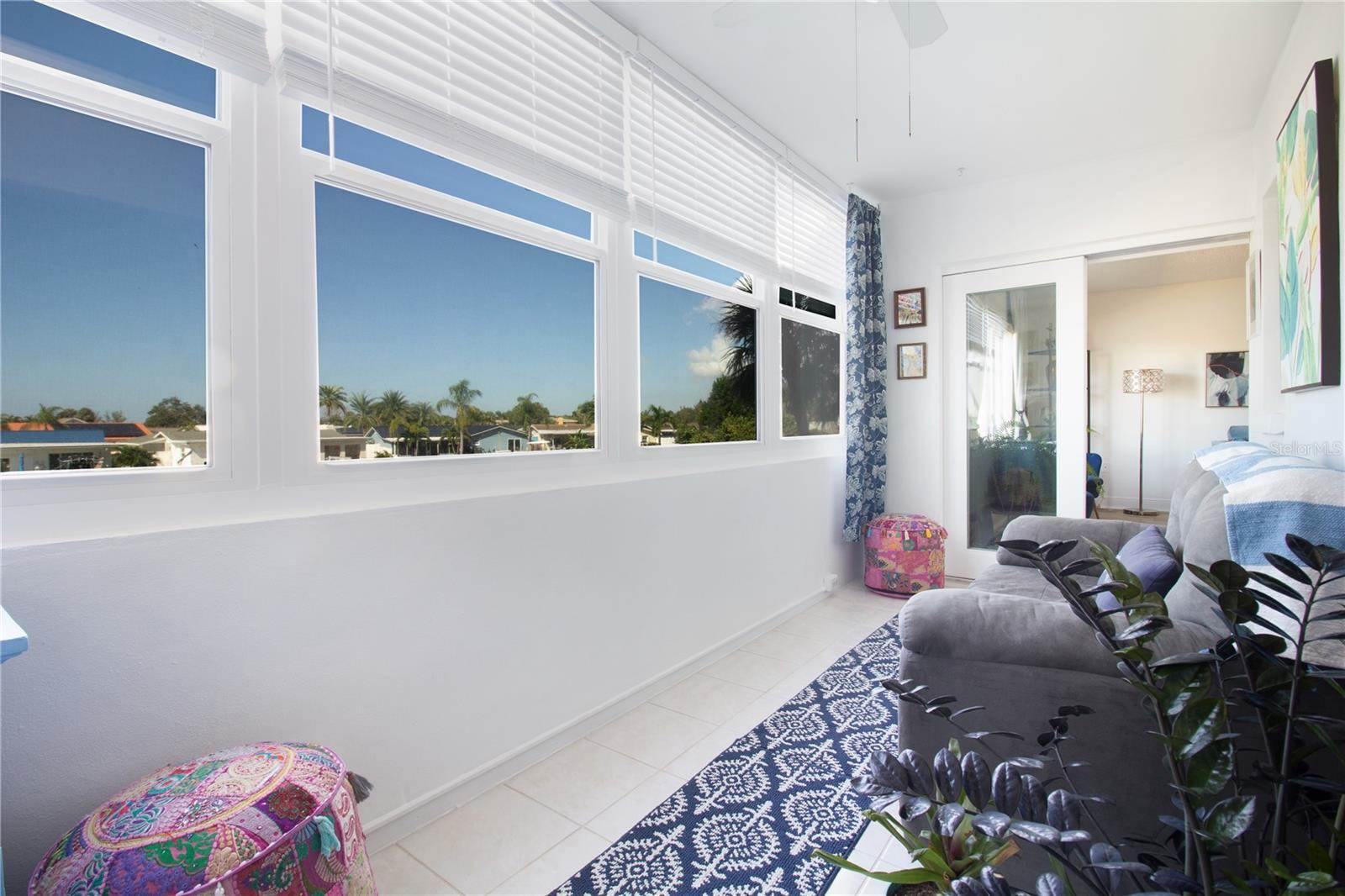 4725 Cove Circle, #207, Saint Petersburg, FL 33708