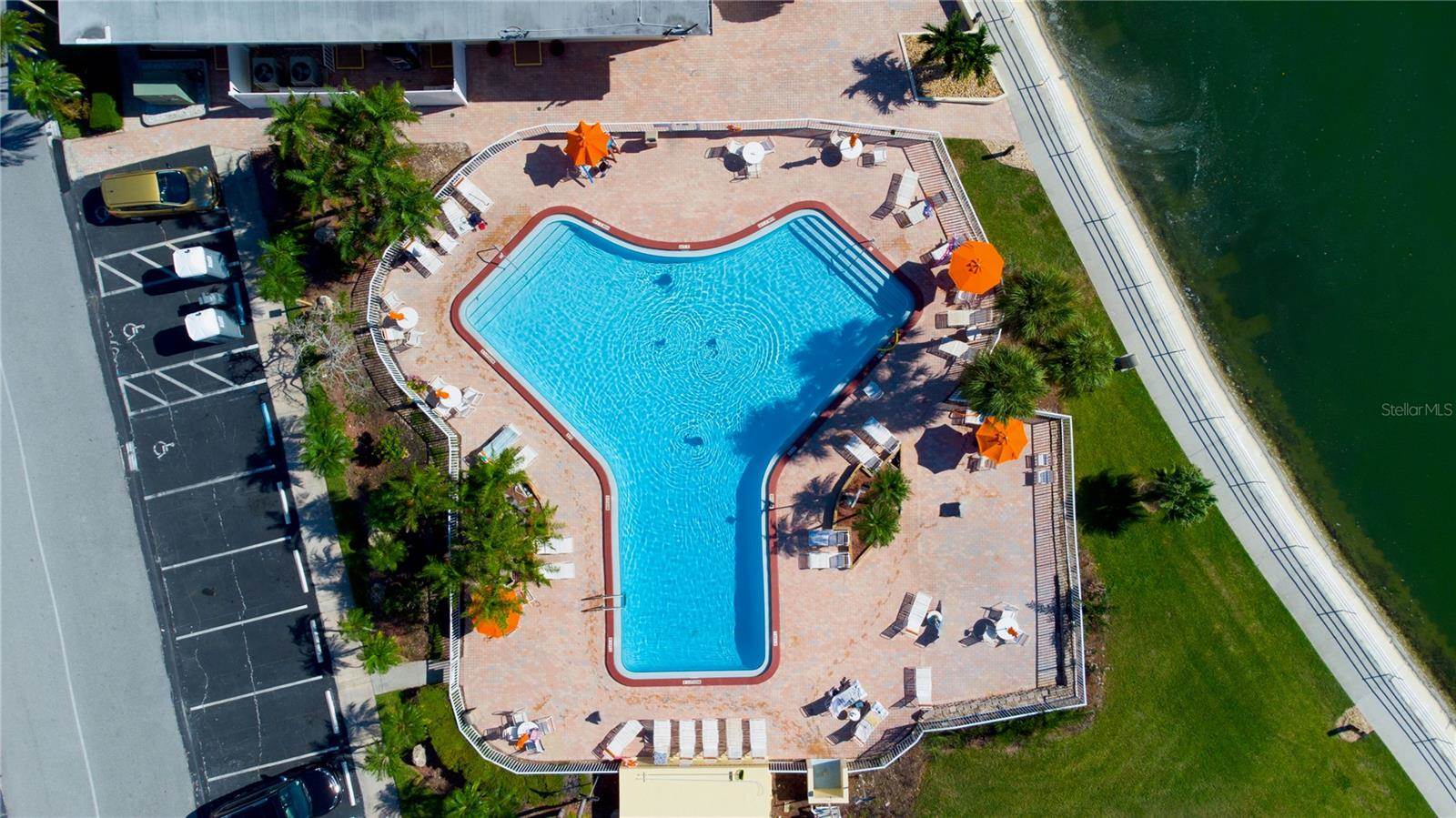 4725 Cove Circle, #207, Saint Petersburg, FL 33708