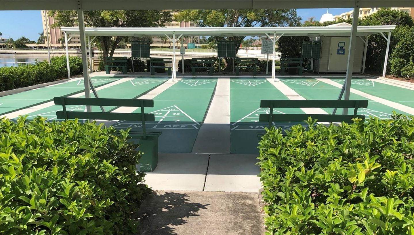 4725 Cove Circle, #207, Saint Petersburg, FL 33708