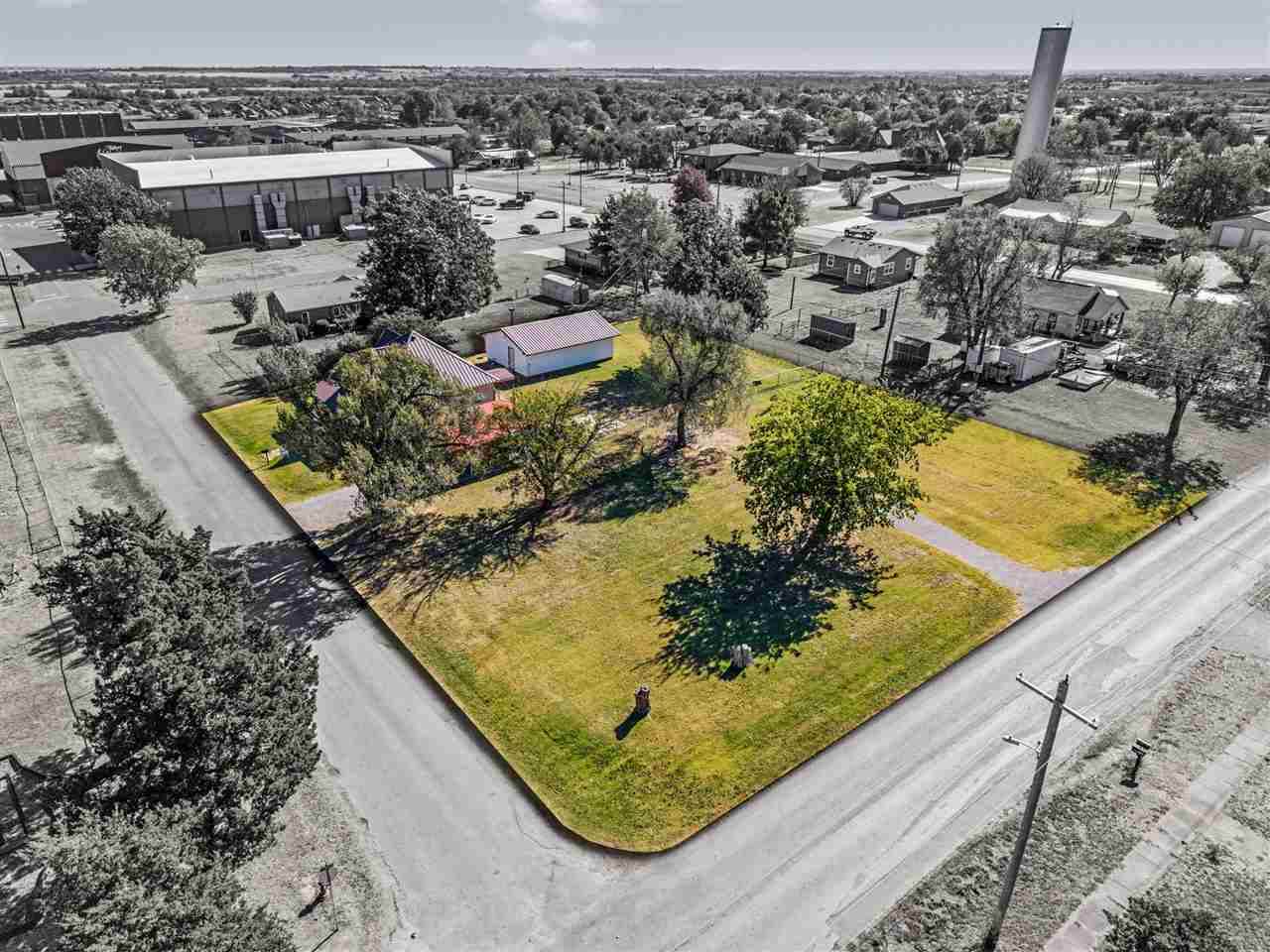 704 6th St, Elgin, OK 73538