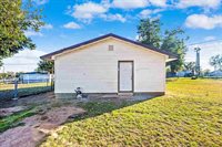 704 6th St, Elgin, OK 73538