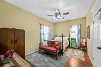 704 6th St, Elgin, OK 73538