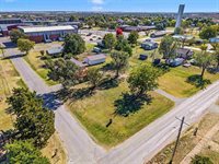 704 6th St, Elgin, OK 73538