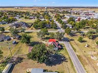 704 6th St, Elgin, OK 73538