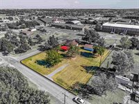 704 6th St, Elgin, OK 73538