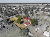 704 6th St, Elgin, OK 73538