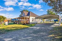 704 6th St, Elgin, OK 73538