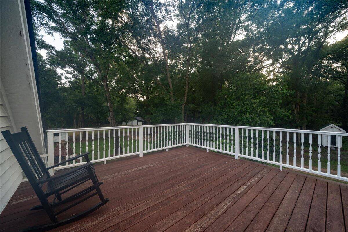 6949 Maybank Highway, Wadmalaw Island, SC 29487