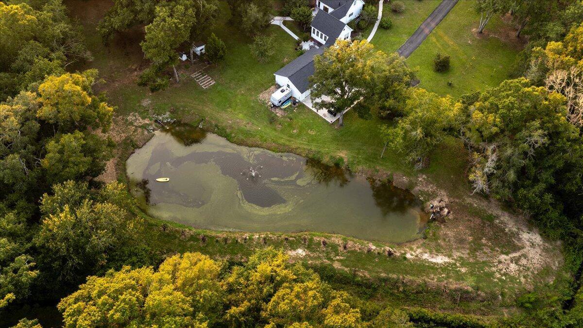 6949 Maybank Highway, Wadmalaw Island, SC 29487