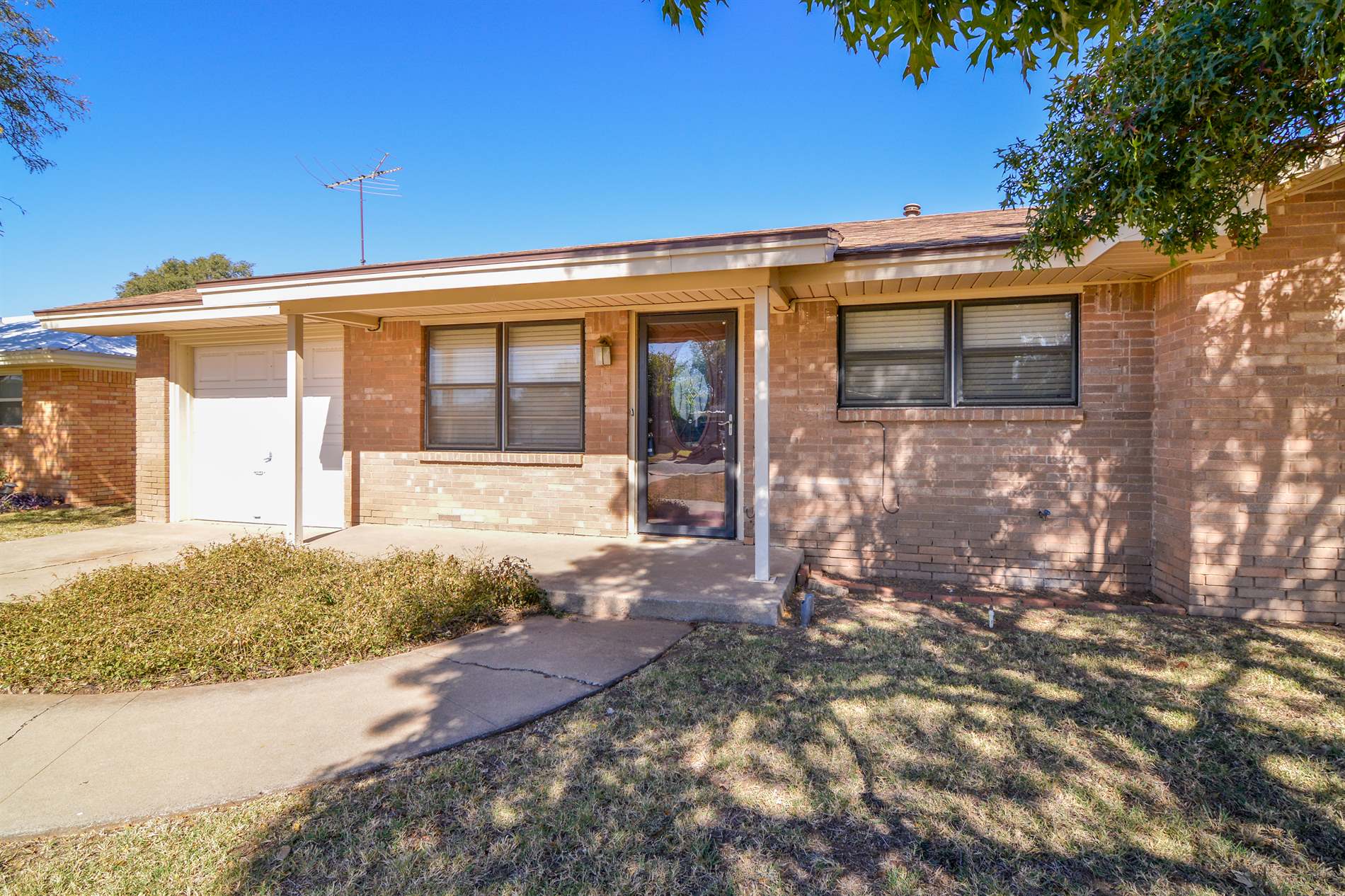 801 13th Street, Shallowater, TX 79363