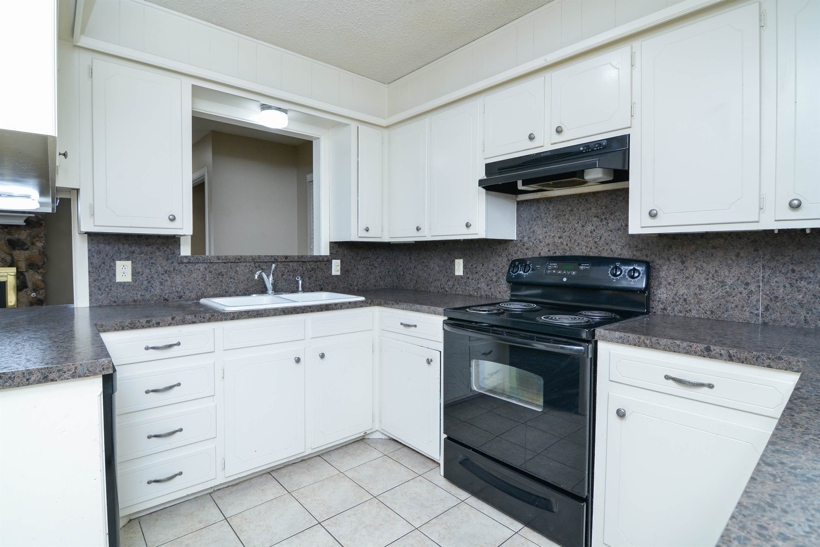 801 13th Street, Shallowater, TX 79363