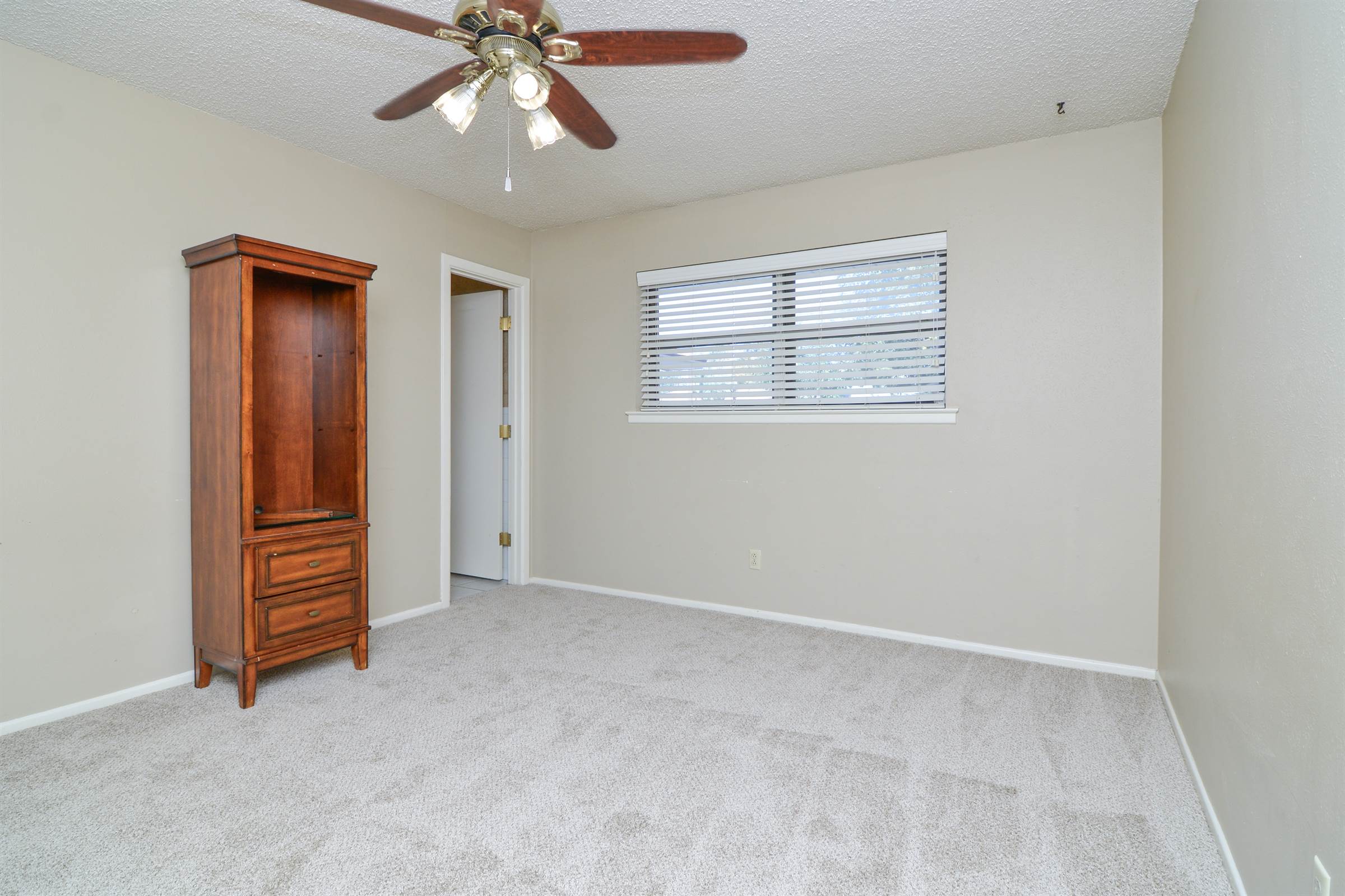 801 13th Street, Shallowater, TX 79363