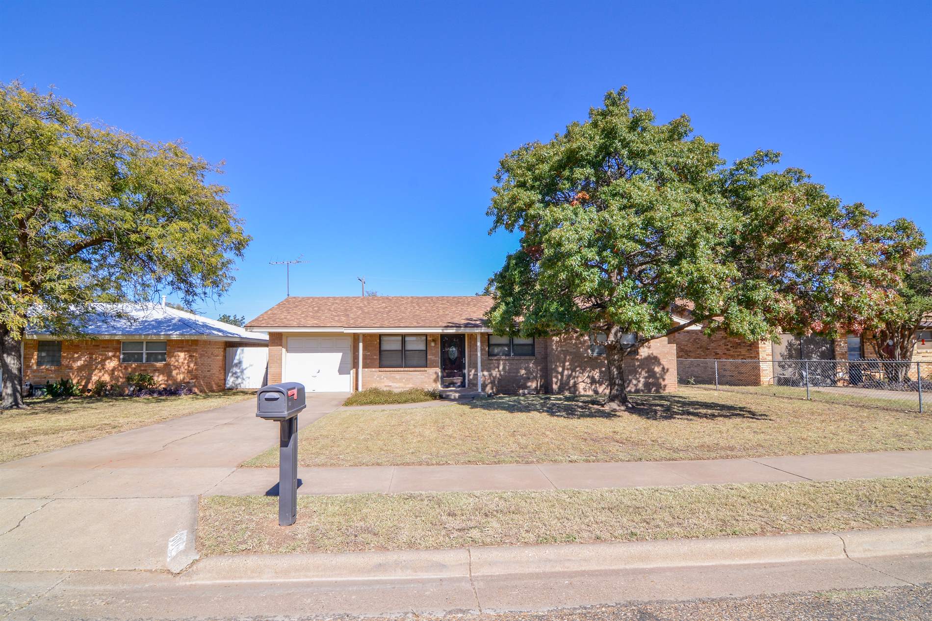 801 13th Street, Shallowater, TX 79363