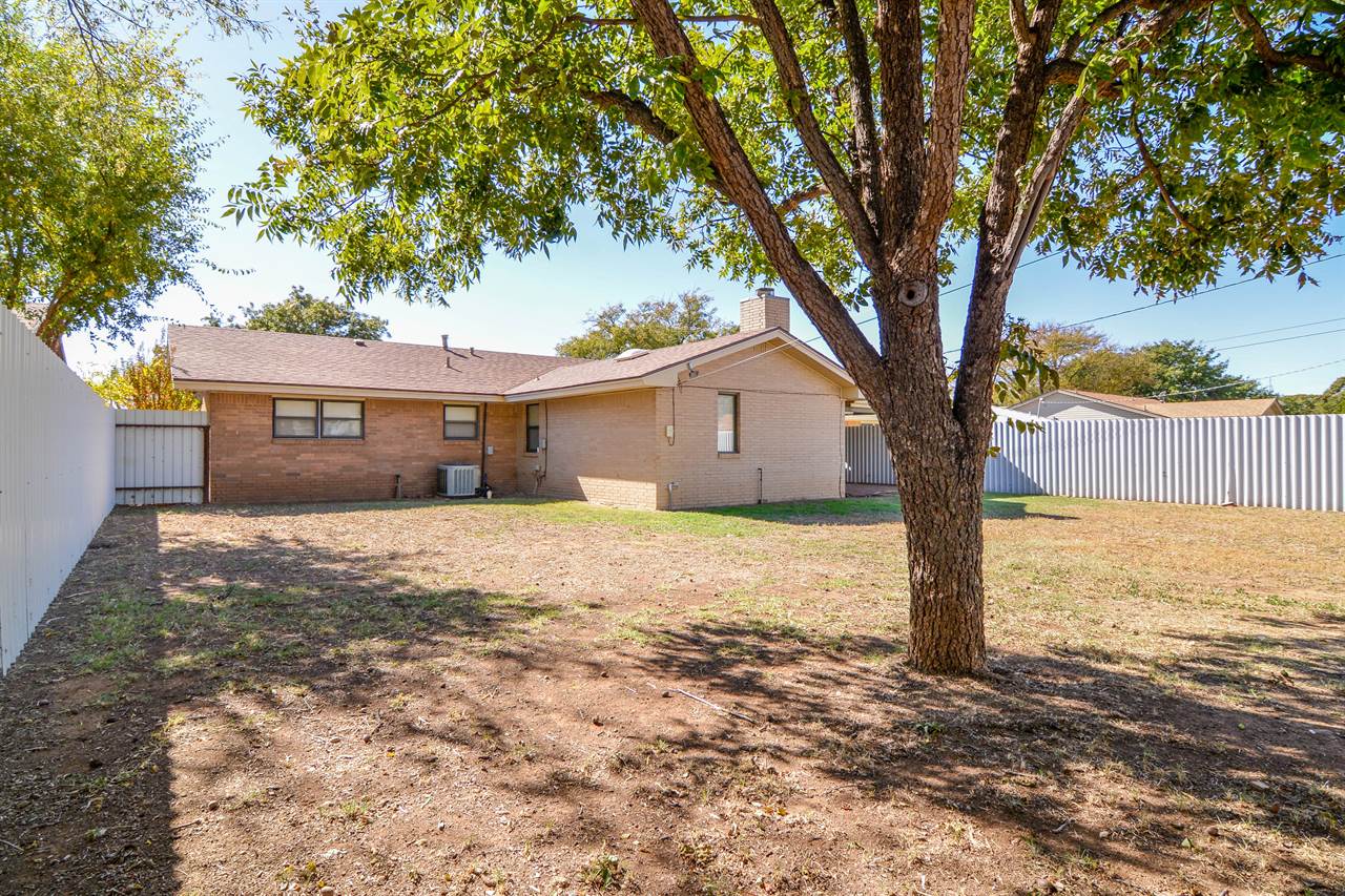 801 13th Street, Shallowater, TX 79363