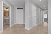 7710 Lake Vista Court, Lakewood Ranch, FL 34202